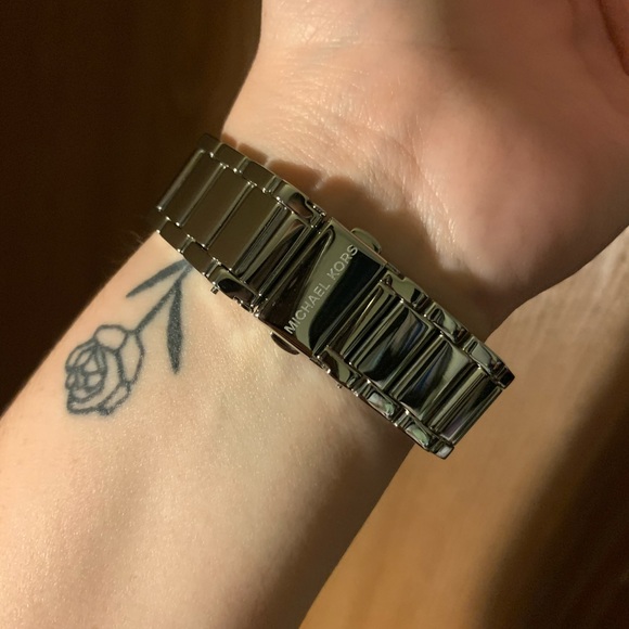 Michael Kors Watch - Picture 5 of 12